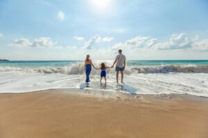 Samen een gezin, samen de kosten: zo verdeel je geldzaken als ouders